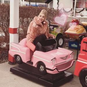 Meet your Posher, Cat